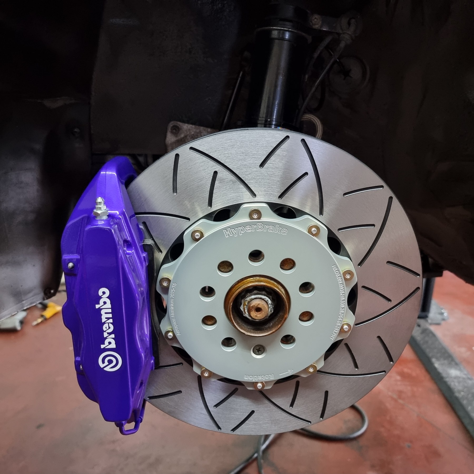 HyperBrake Motorsport Front 4pot Big Brake Kit without calipers for Audi TT QUATTRO MK1 (8N) for Brembo calipers from Alfa Romeo 159 TBi/Renault Megane RS and 2-Piece Full Floating Brake Rotors 330x28mm - Image 12